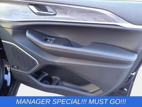 New 2024 Jeep Grand Cherokee Limited 4xe image 17