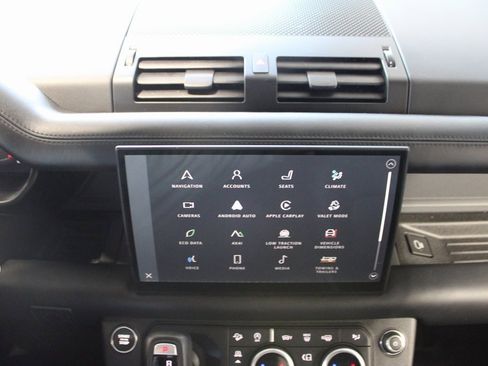Used 2025 Land Rover Defender 110 X-Dynamic SE image 30