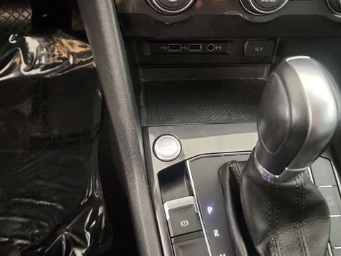 Used 2018 Volkswagen Tiguan SEL AWD/4WD image 20