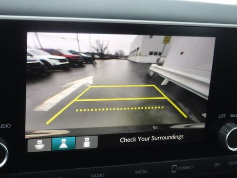 Used 2023 Honda HR-V LX image 17