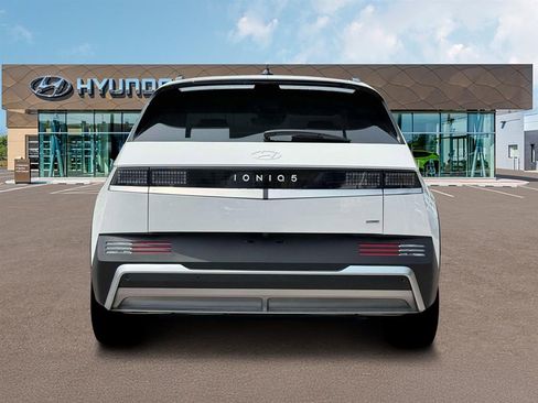 New 2025 Hyundai Ioniq 5 SEL image 7