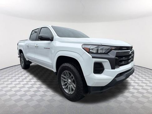 Used 2023 Chevrolet Colorado LT image 3
