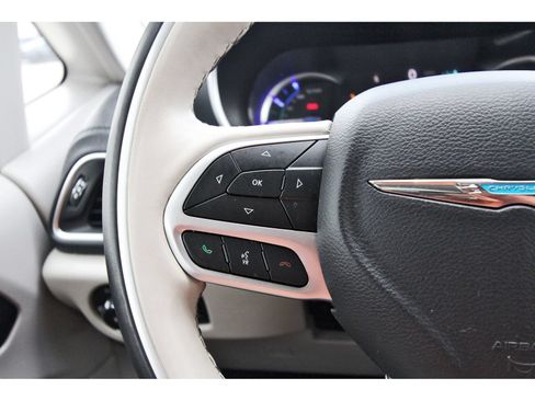 Used 2020 Chrysler Pacifica Limited w/ Advanced Safetytec Group FWD image 24