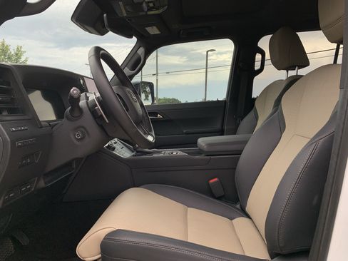 Used 2026 Lexus GX 550 AWD/4WD image 16