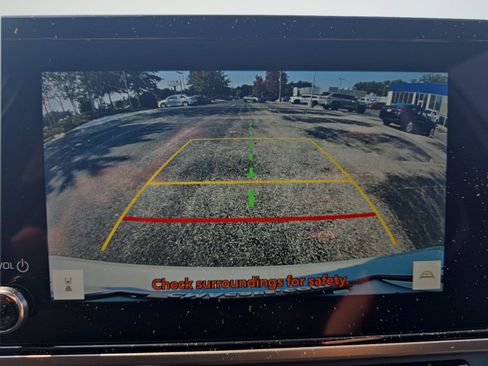 Used 2025 Toyota Camry SE FWD image 15