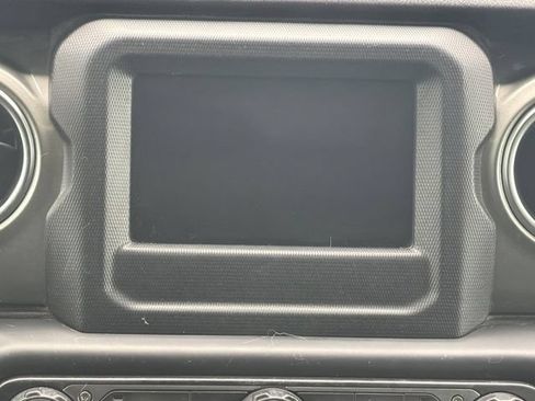 Used 2019 Jeep Wrangler Unlimited Sahara AWD/4WD image 37
