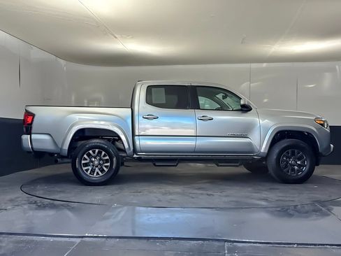 Used 2022 Toyota Tacoma SR5 w/ Technology Package AWD/4WD image 2