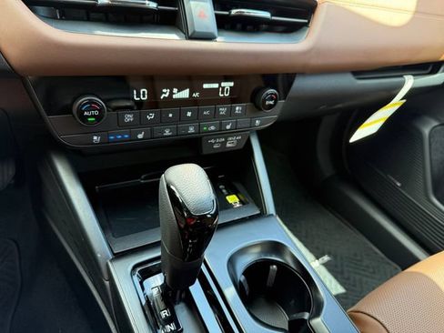 Used 2026 Subaru Outback Touring XT AWD/4WD image 23