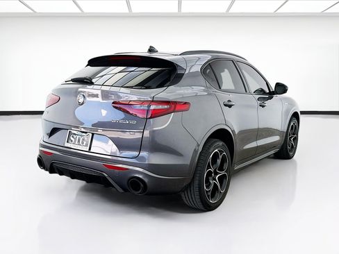 Used 2022 Alfa Romeo Stelvio Veloce AWD/4WD image 4