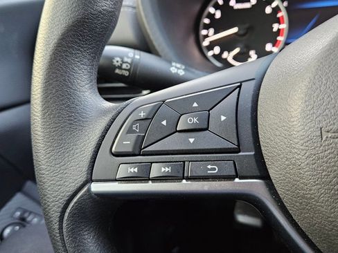 Used 2025 Nissan Sentra SV image 19