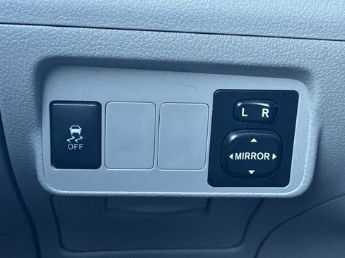 Used 2012 Toyota Corolla L image 38