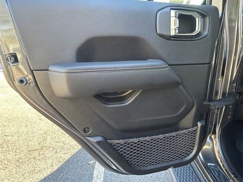 New 2025 Jeep Gladiator Sport image 21