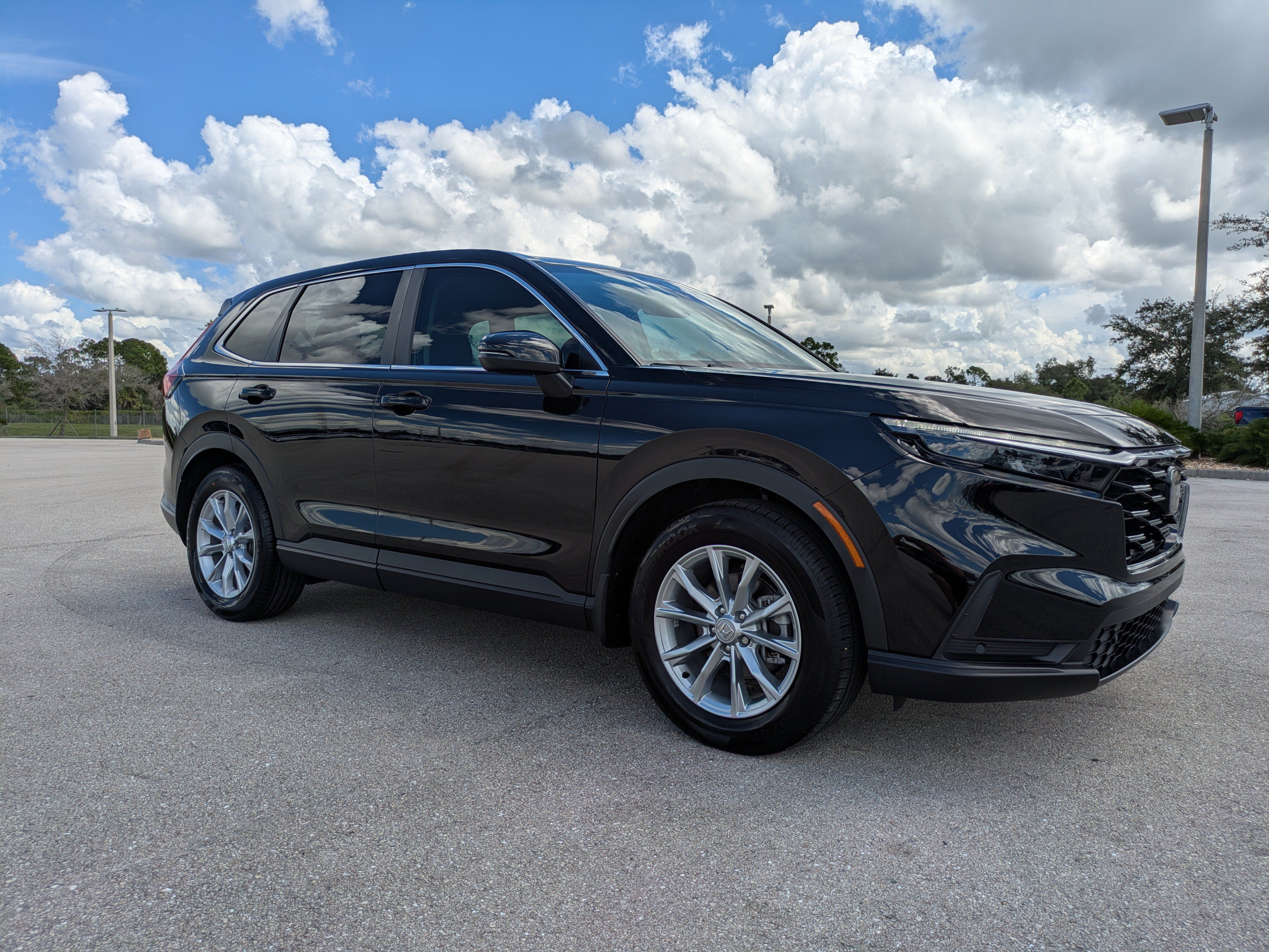 Used 2025 Honda CR-V EX-L image 2
