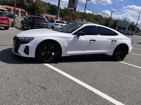 Certified 2023 Audi RS e-tron GT w/ Carbon Performance Package image 4