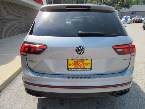 Used 2022 Volkswagen Tiguan SE R-Line AWD/4WD image 3