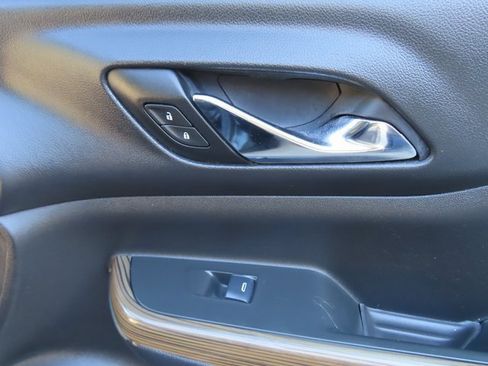 Used 2017 GMC Acadia SLE image 37