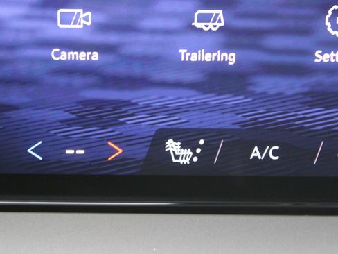 New 2026 Chevrolet Traverse LT w/ Enhanced Driving Package image 39