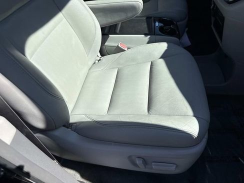 Used 2018 Toyota Sienna XLE w/ XLE Navigation Package FWD image 10