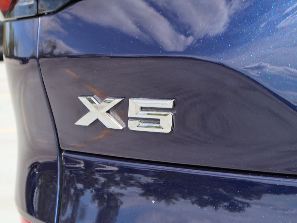 Used 2025 BMW X5 xDrive50e w/ M Sport Package AWD/4WD image 8