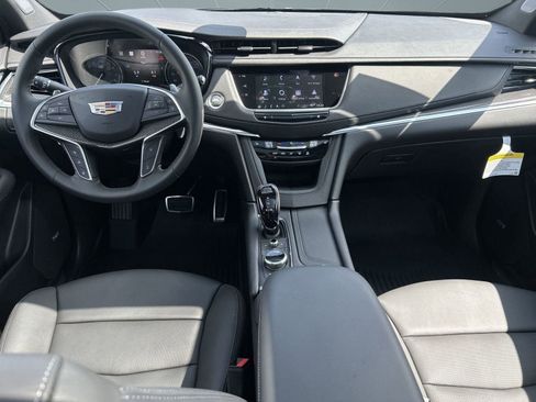 New 2025 Cadillac XT5 Sportv w/ LPO, Bronce Accent Package image 15