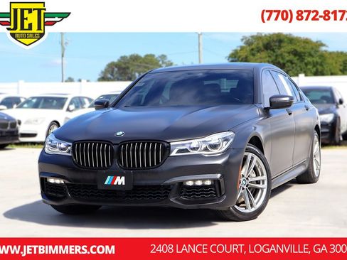 Used 2018 BMW 750i xDrive AWD/4WD image 1