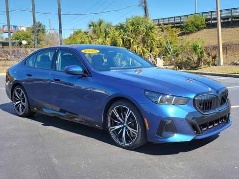 Used 2026 BMW 530i w/ M Sport Package image 2