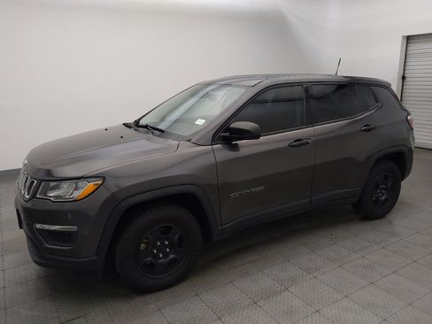 Used 2018 Jeep Compass Sport FWD image 2