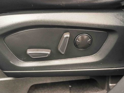 Certified 2021 Ford Explorer XLT w/ Equipment Group 202A image 21