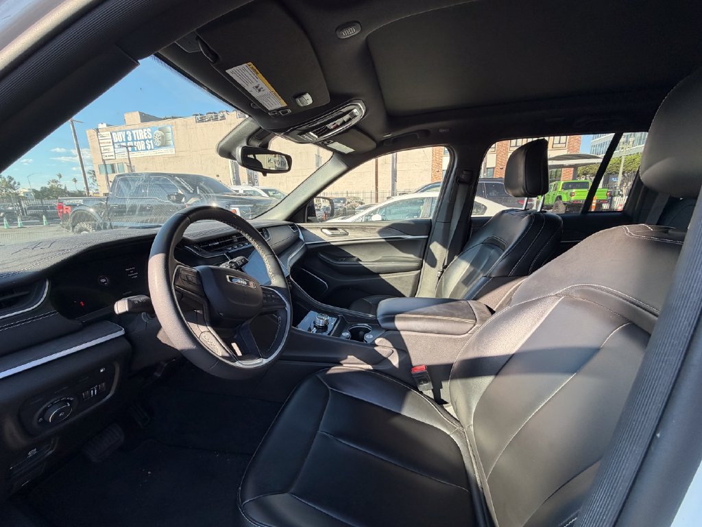 Used 2024 Jeep Grand Cherokee Limited 4xe AWD/4WD image 5