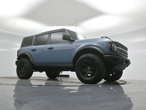 Used 2024 Ford Bronco Wildtrak AWD/4WD image 3