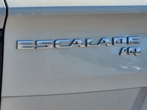 New 2025 Cadillac Escalade IQ Luxury 2 w/ LPO, Etrunk Organizer Package image 3