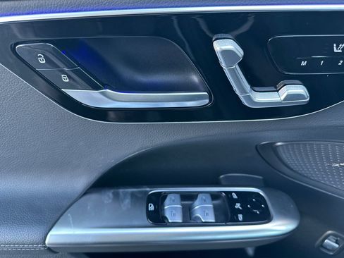 Used 2022 Mercedes-Benz C 300 Sedan image 11