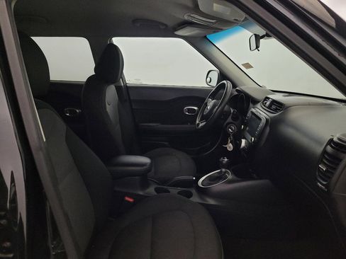 Used 2018 Kia Soul + FWD image 21