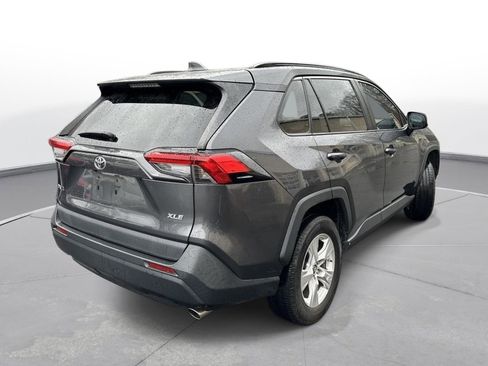 Used 2019 Toyota RAV4 XLE w/ Convenience Package image 6