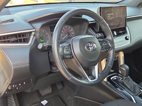 Used 2023 Toyota Corolla Cross AWD Hybrid image 10