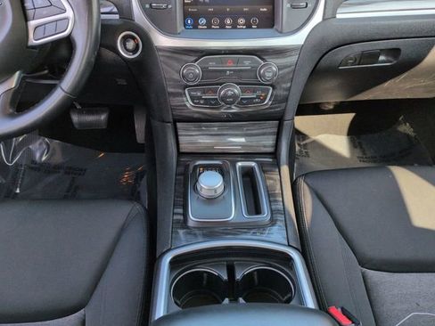 Used 2022 Chrysler 300 Touring image 17