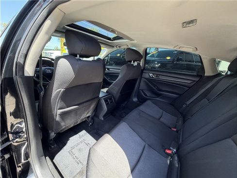 Used 2018 Honda Accord EX image 21