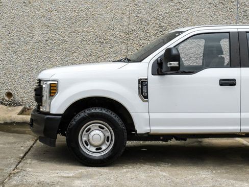 Used 2019 Ford F250 XL w/ Power Equipment Group RWD image 17