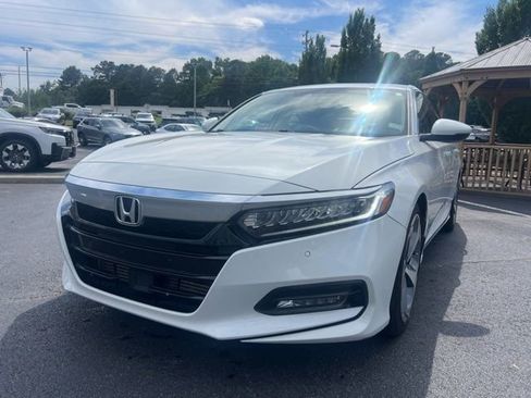 Used 2020 Honda Accord Touring image 2