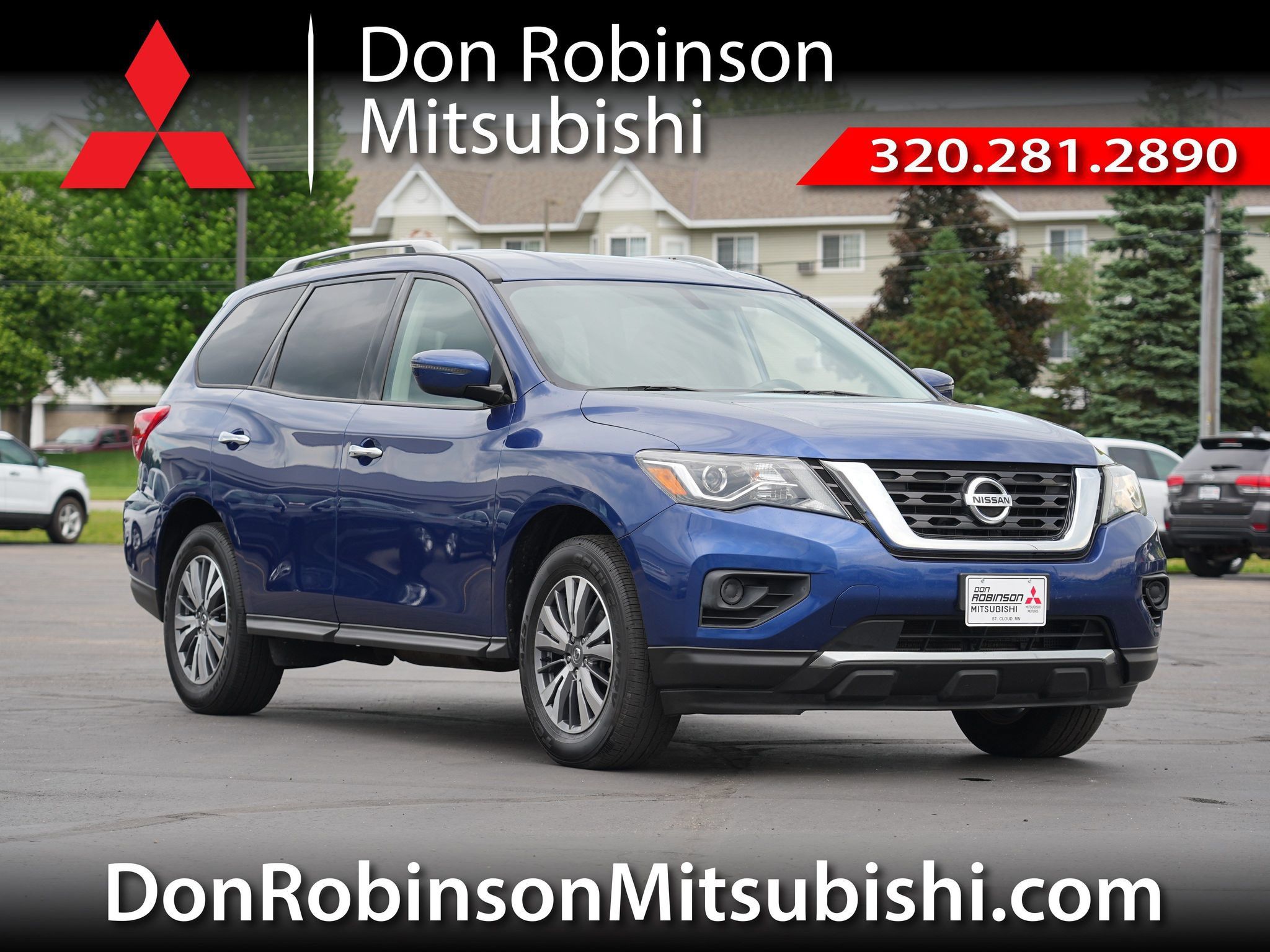 Used 2020 Nissan Pathfinder S AWD/4WD image 1
