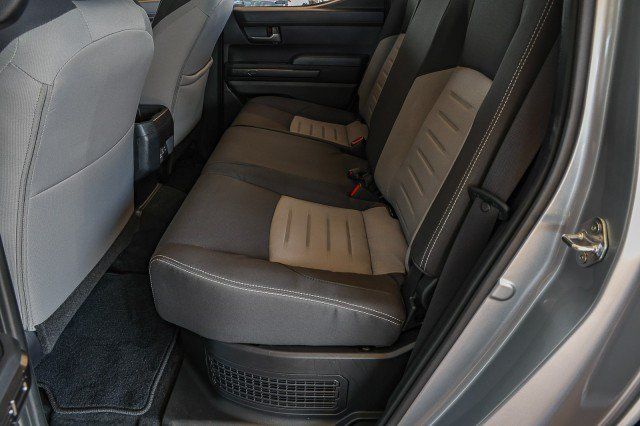 Used 2025 Toyota Tacoma TRD Off-Road AWD/4WD image 31
