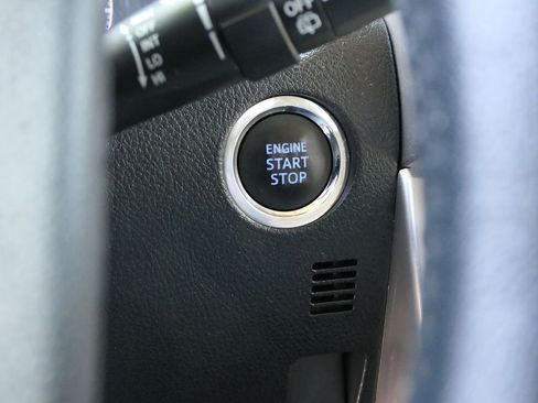 Used 2022 Toyota 4Runner SR5 Premium AWD/4WD image 17
