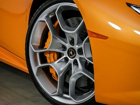 Used 2016 Lamborghini Huracan LP 610-4 image 4