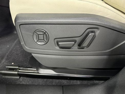 New 2025 Audi Q5 Premium image 27