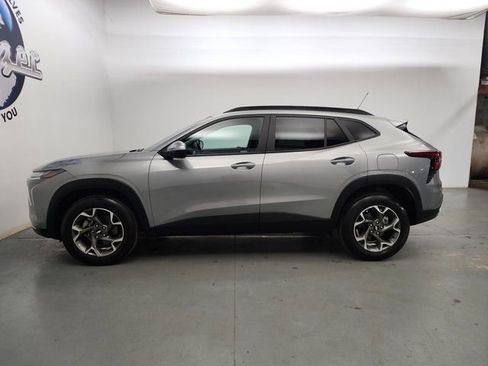 Used 2024 Chevrolet Trax LT image 6