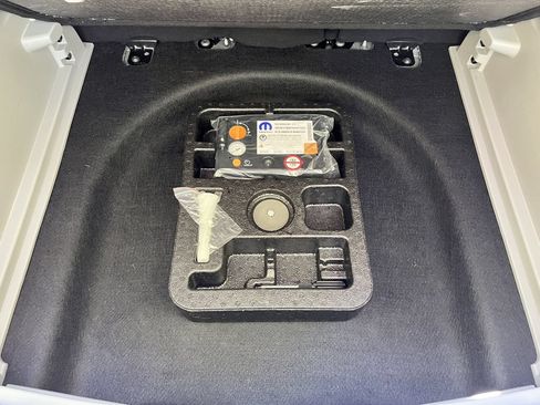 Used 2022 Jeep Compass Limited AWD/4WD image 19