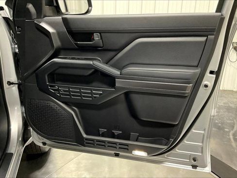 Used 2025 Toyota 4Runner SR5 image 23