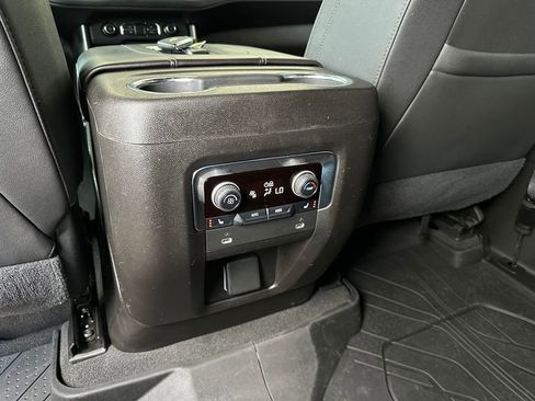 Used 2021 Chevrolet Suburban Z71 w/ Luxury Package AWD/4WD image 23