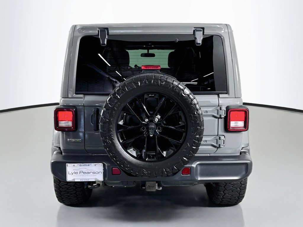 Used 2021 Jeep Wrangler Unlimited Sahara w/ Cold Weather Group AWD/4WD image 10