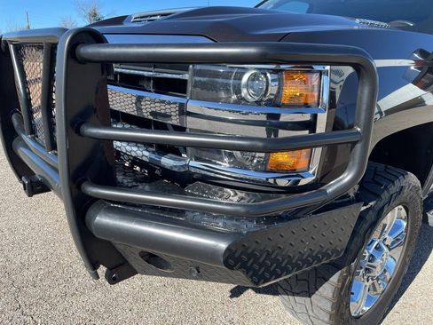 Used 2019 Chevrolet Silverado 2500 High Country w/ Duramax Plus Package image 9